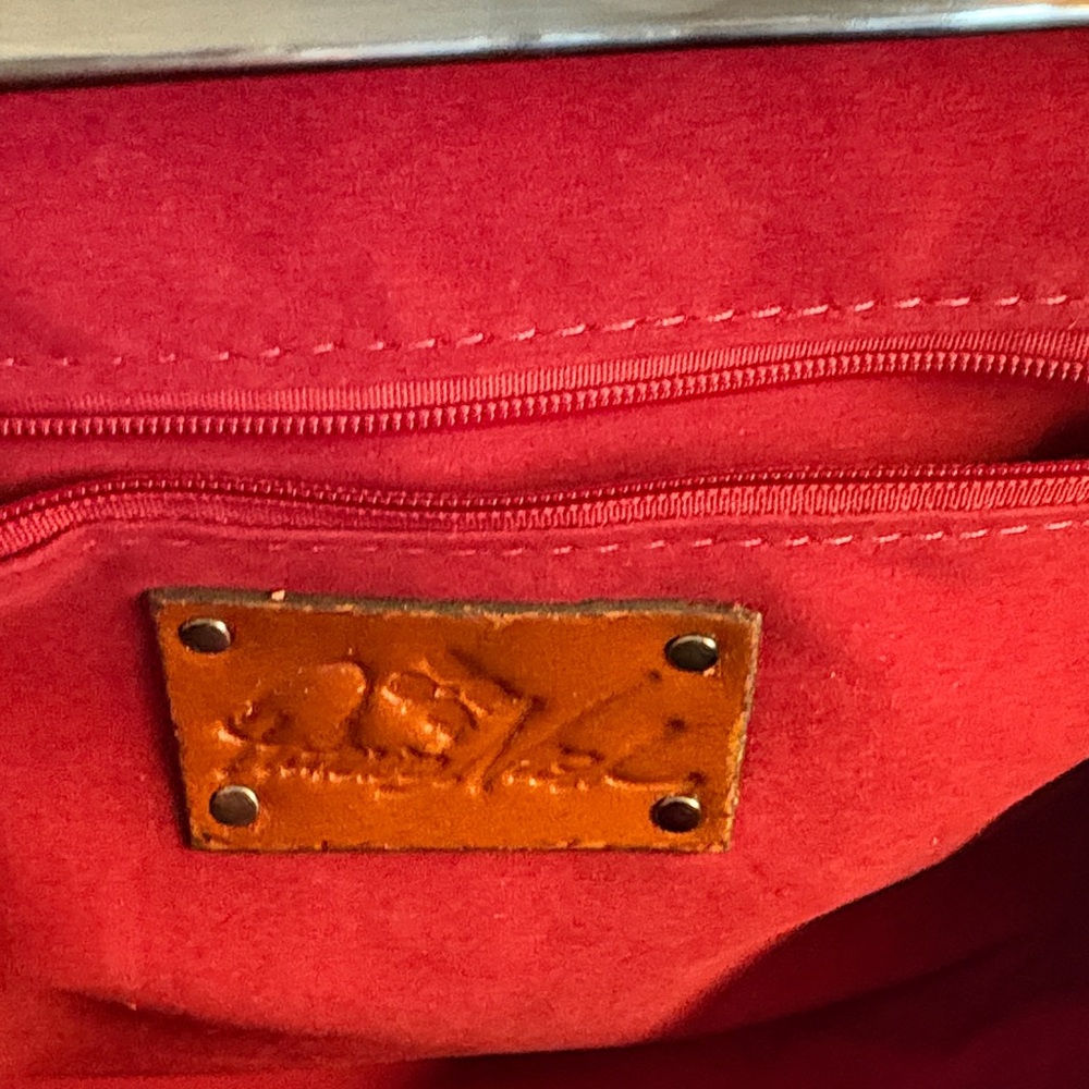 BIG SALE.   Elegant Red Floral Cutout Handbag - Picture 7 of 10